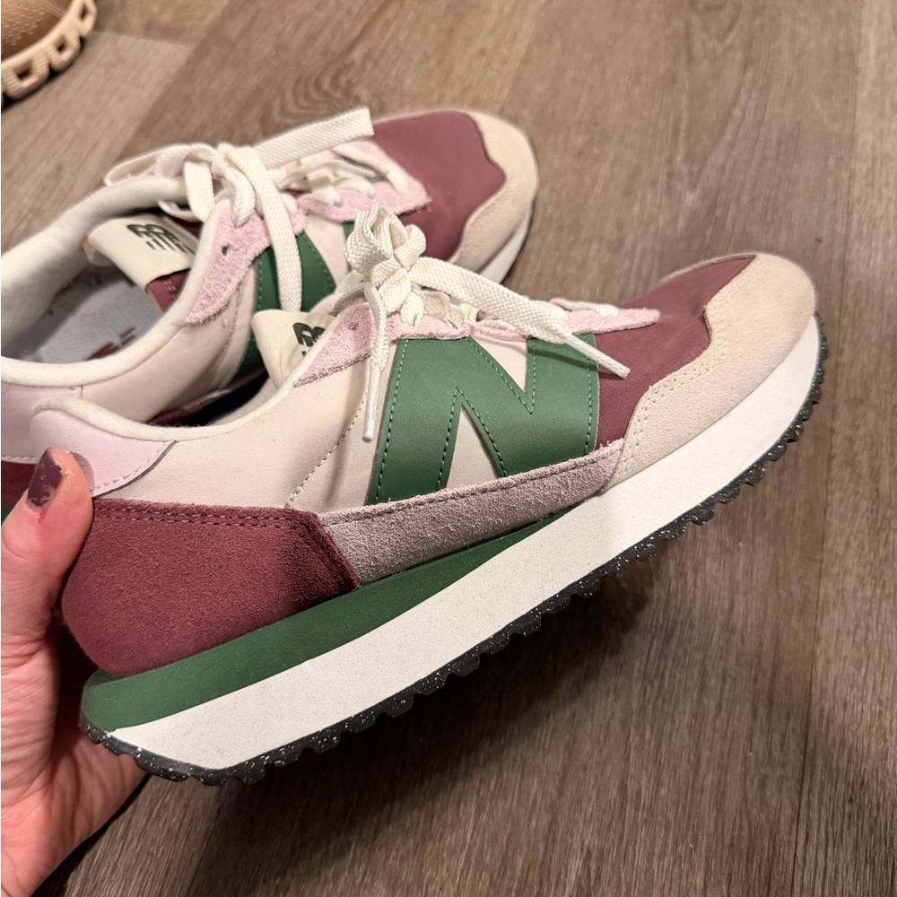 New Balance 237 Women’s 8 - Picture 3 of 7
